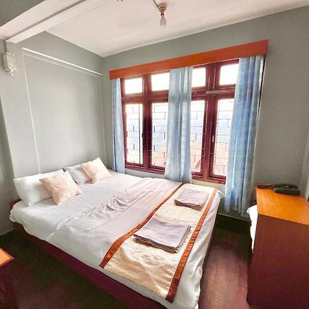Hotel Red Rose 甘托克 外观 照片